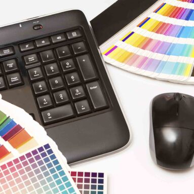 El uso de colores audaces como tendencia de diseño web